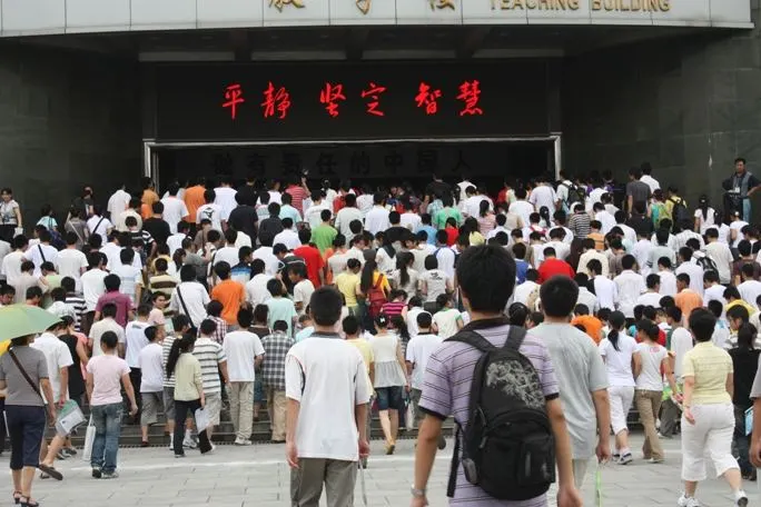 高考应援金句，要以一颗饱满的自信之心面对一切，你就是最棒的-高考应援视频说什么