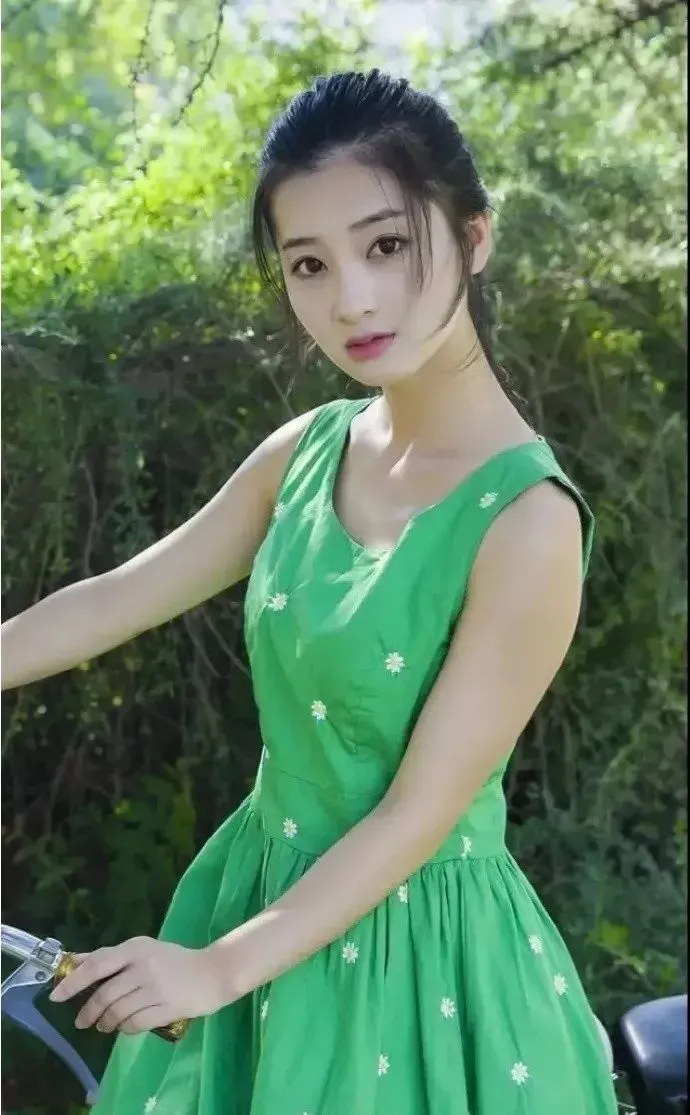 朋友圈早安暖心祝福美女问候，秋天天凉了的问候暖心句子-秋天变冷早安问候语
