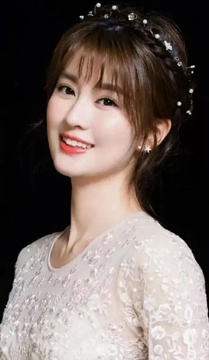 朋友圈早安暖心祝福美女问候，秋天天凉了的问候暖心句子-秋天变冷早安问候语