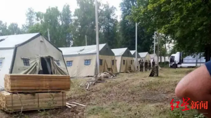 ↑白俄罗斯奥西波维奇镇附近的营地