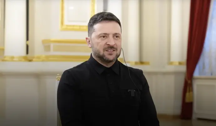 泽连斯基接受《卫报》独家采访。图源:《卫报》视频截图