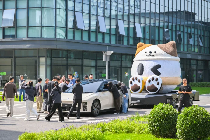 李想：理想i6新颜色正式命名为“云朵黄” 9月底开始交车