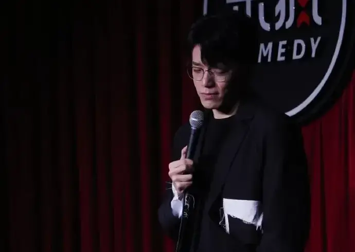 杨波摊上的“疯女人”，我也认识