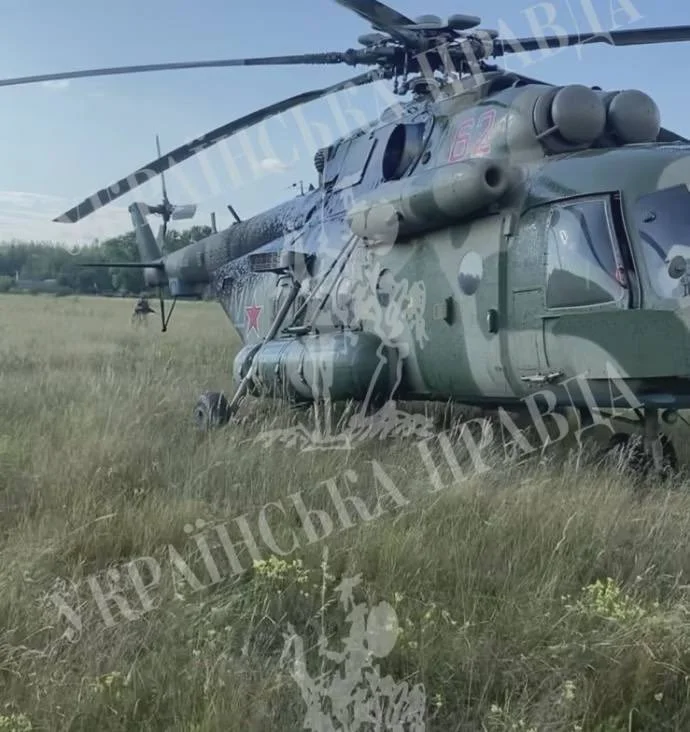 被指降落在乌境内的俄空天军米-8AMTSh直升机 图源：社交媒体