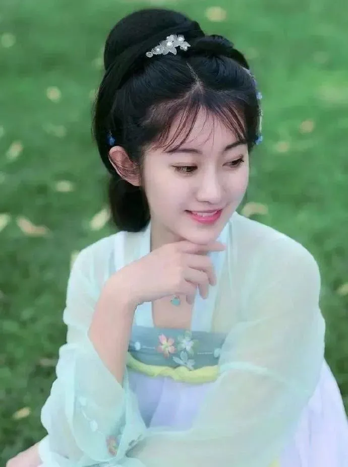 朋友圈早安暖心祝福美女问候，秋天天凉了的问候暖心句子-秋天变冷早安问候语