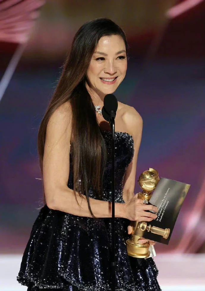 60歲楊紫瓊憑《瞬息全宇宙》獲金球獎影后