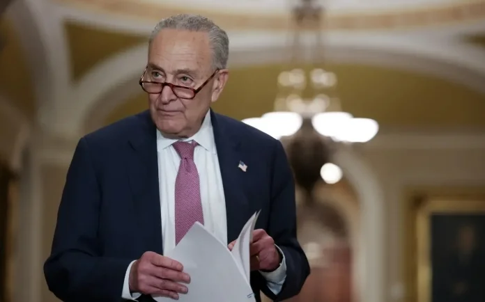 多名民主黨人倒戈支持重開政府，舒默被要求下台