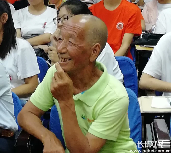 寒门学子庞众望|“学霸”的世界不仅有天赋，更有自律-庞众望休学了