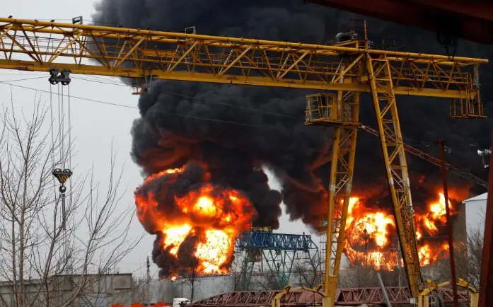 4月1日，俄方称两架乌克兰军用直升机空袭了俄别尔哥罗德市的一处石油设施