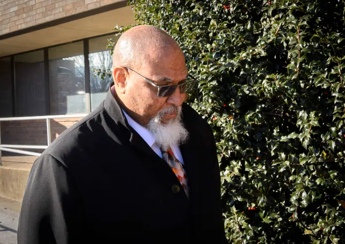 ▲塞德里克沉默出庭