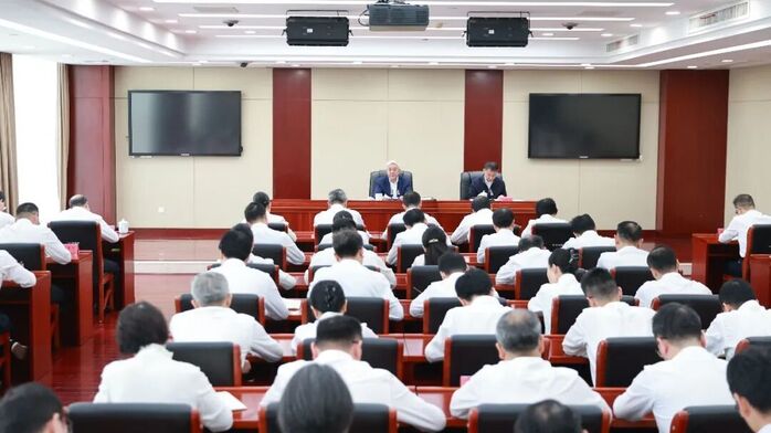 尹弘出席省委组织部机关干部大会，宣布中央及省委有关任职决定