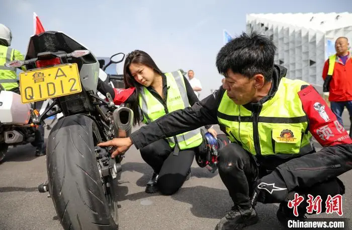 “大美衡水·骑行在冀”公益环湖行活动举行