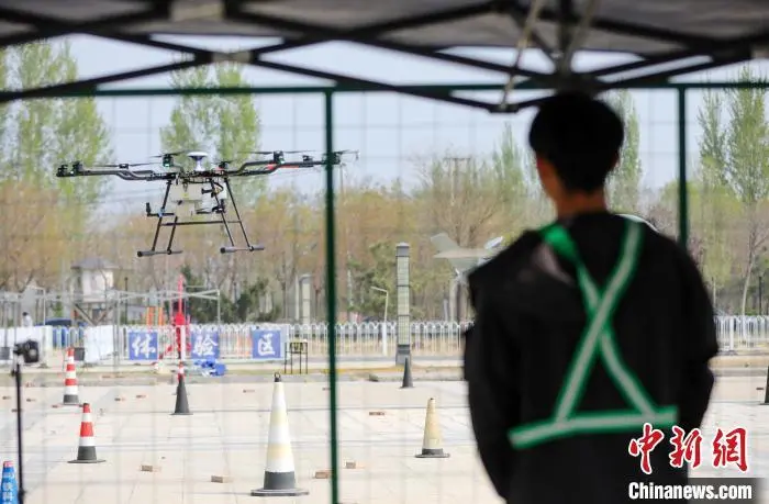 衡水:无人机“飞手”考证热:低空经济催生“云端”新职业