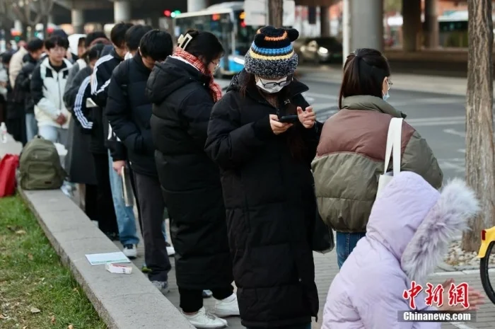 中国公务员招录年龄放宽，释放了什么信号？