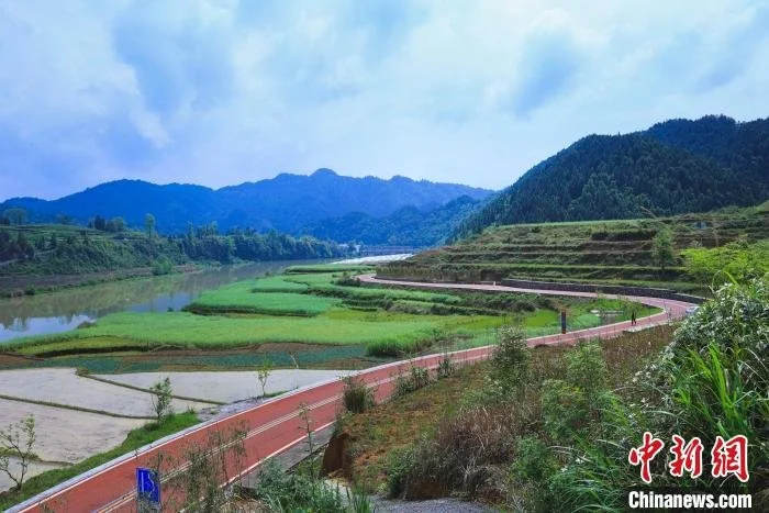 2023贵州铜仁·梵净山马拉松雨中开跑-铜仁马拉松报名条件