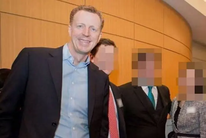 “我们合作赚了大钱”，爱泼斯坦的操盘手曝光