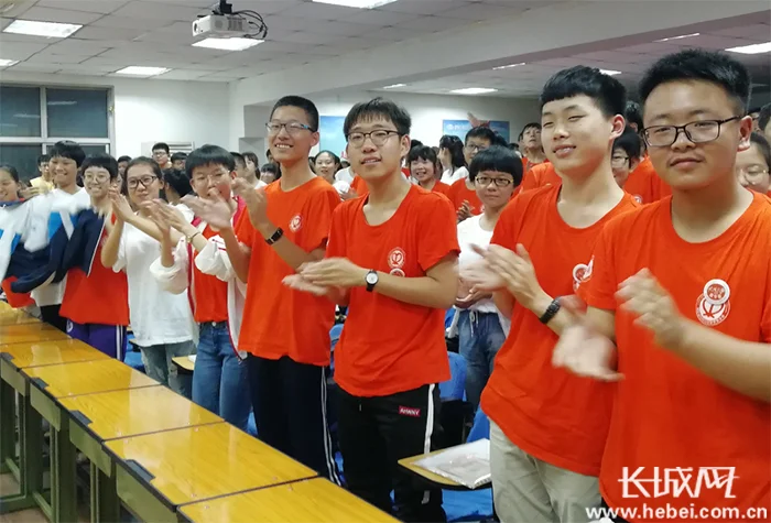 寒门学子庞众望|“学霸”的世界不仅有天赋，更有自律-庞众望休学了