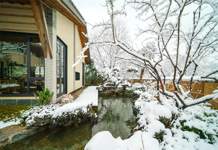 新荣记杭州西溪湿地店餐厅环境
