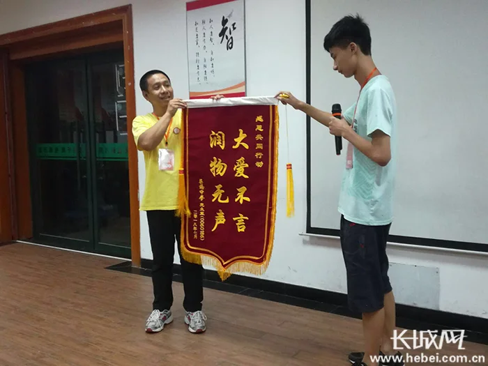 寒门学子庞众望|“学霸”的世界不仅有天赋，更有自律-庞众望休学了