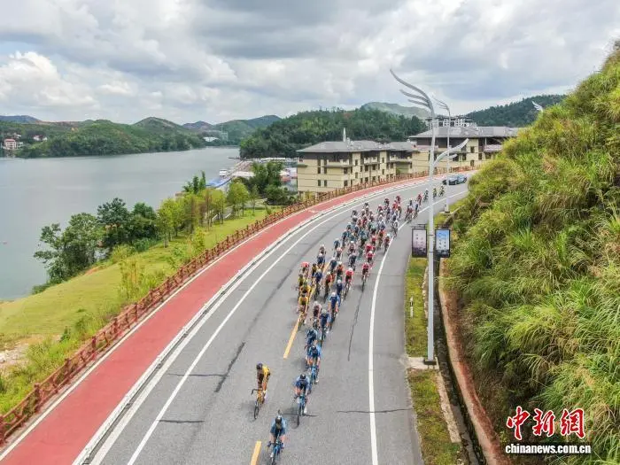 2025第十三届环鄱阳湖国际自行车大赛在江西上犹收官（图）