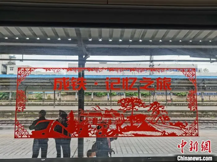 “慢火车”“怀旧游”受捧 成中国年轻人新时尚