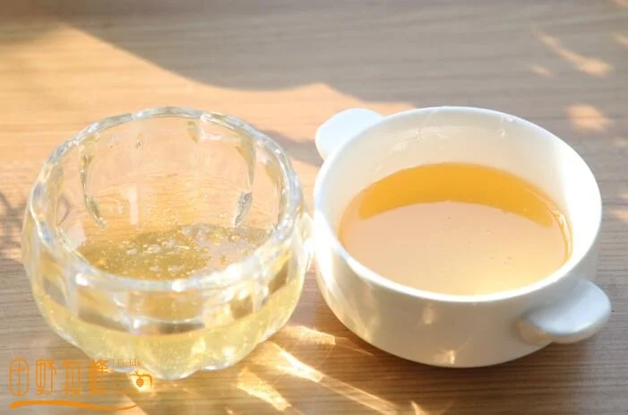 枇杷蜂蜜的作用与功效，蜂蜜枇杷的功效与禁忌（枇杷蜂蜜水的作用与功效）