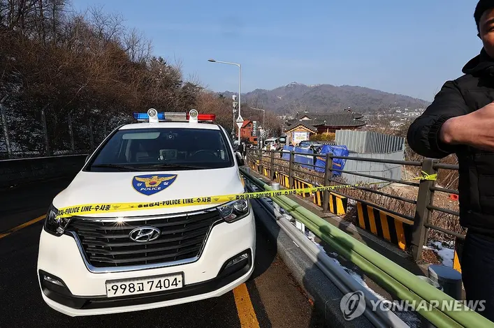 韩国演员李善均车内死亡，现场照曝光，疑似有速燃碳