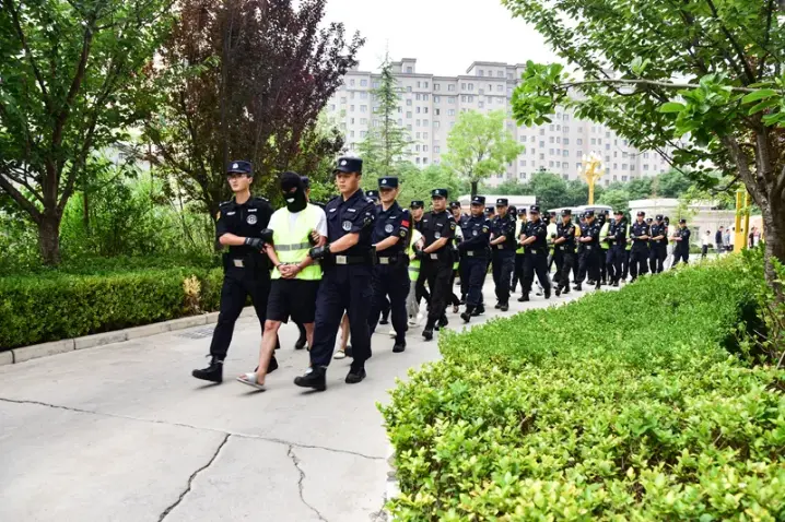抓获犯罪嫌疑人25名，网警斩断侵犯公民个人信息黑色产业链