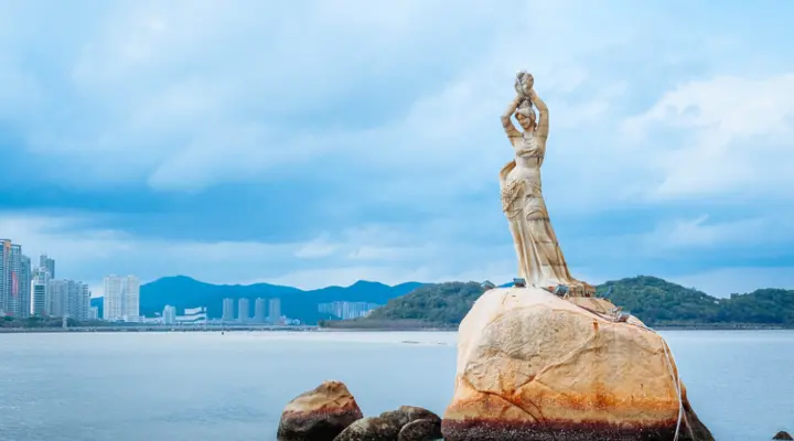 港澳通关再提速 全国首批“免出示证件”通道上线试运行