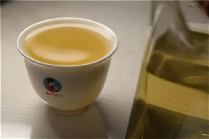 原料一样的普洱茶，价格为何会相差两三倍呢？-普洱茶便宜的有假的吗多少钱