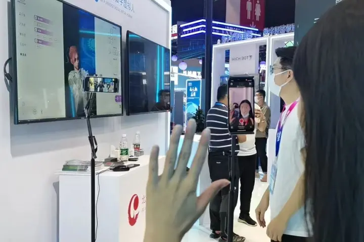 海百川科技Idol Verse 數(shù)字人生成系統(tǒng)驚艷Hicool展會(huì)現(xiàn)場(chǎng)