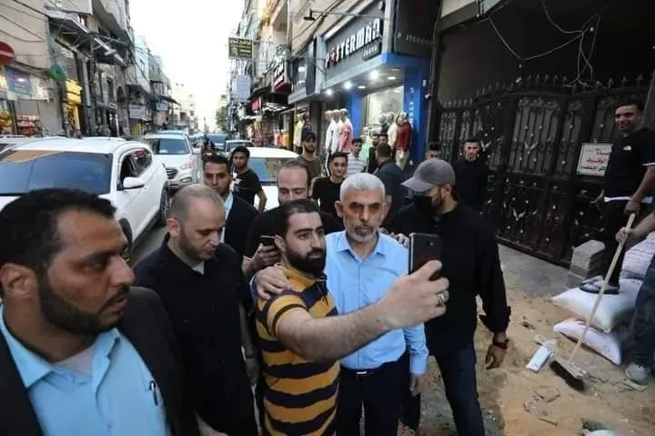 2021꣬߶ͼ봩ɫߣڼɳͷںӰ