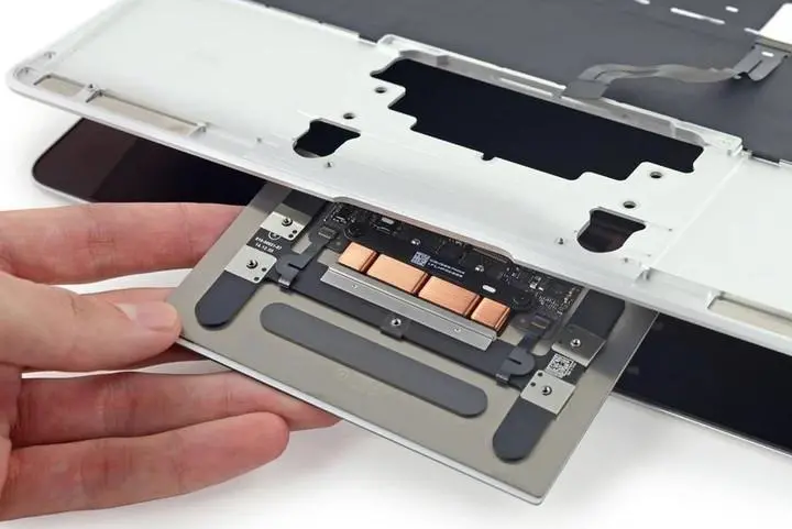 不止有USB-C接口，分析师称iPhone 15 Pro将采用固态按键设计-苹果15寸pro