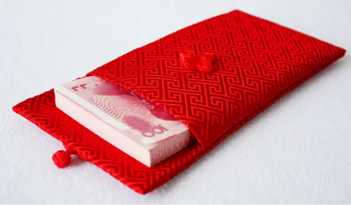 入职公司10年，结婚当天，老板包10万红包，小伙第二天辞职-入职公司不交社保违法吗