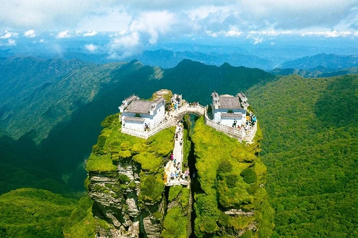 暑假去贵州游玩，有什么好的旅游攻略及线路安排-贵州旅游全攻略