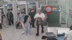 满满一箱都是钱！旅客违规携带230万美金入境被查