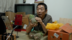 赴美寻女欠债几十万，如今章莹颖父亲心脏搭桥+三高缠身，一家人靠直播求生
