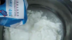 家长曝学校发的饮用奶变质酸臭，乳业公司回应