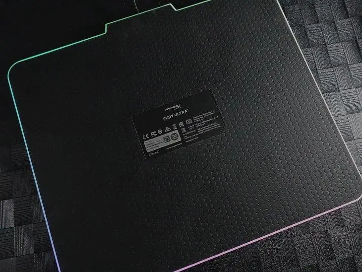 细腻操作 HyperX FURY ULTRA复仇女神终极版RGB游戏鼠标垫评测-游戏攻略礼包下载 安卓苹果手游排行榜 好游戏尽在春天手游网