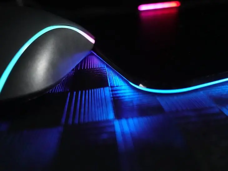 细腻操作 HyperX FURY ULTRA复仇女神终极版RGB游戏鼠标垫评测-游戏攻略礼包下载 安卓苹果手游排行榜 好游戏尽在春天手游网