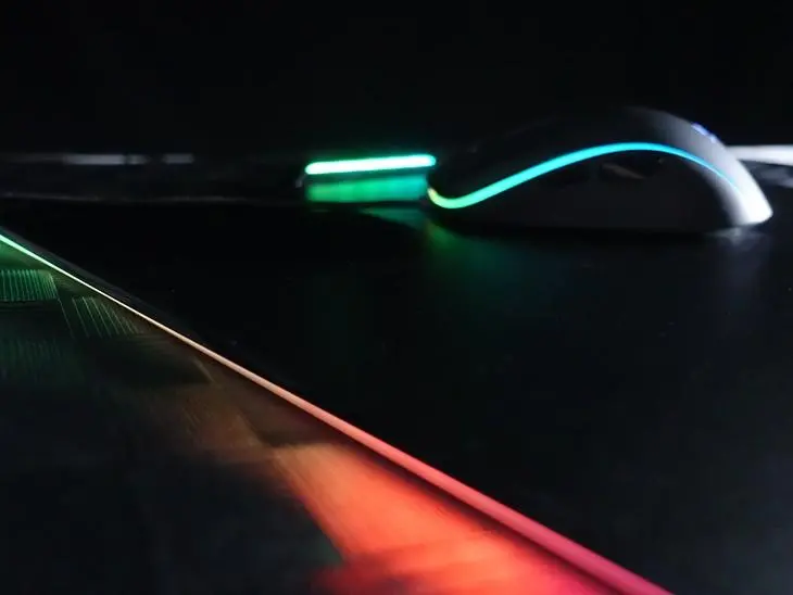 细腻操作 HyperX FURY ULTRA复仇女神终极版RGB游戏鼠标垫评测-游戏攻略礼包下载 安卓苹果手游排行榜 好游戏尽在春天手游网