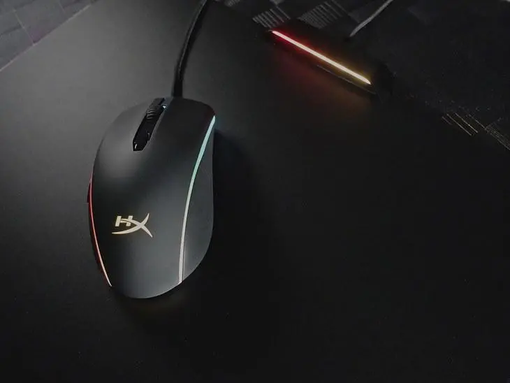 细腻操作 HyperX FURY ULTRA复仇女神终极版RGB游戏鼠标垫评测-游戏攻略礼包下载 安卓苹果手游排行榜 好游戏尽在春天手游网