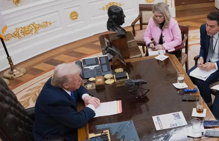 本周早些时候,特朗普在白宫接受记者采访 视频截图