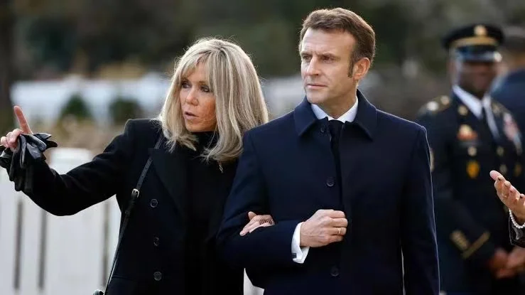 法国总统马克龙与其夫人布丽吉特 资料图片