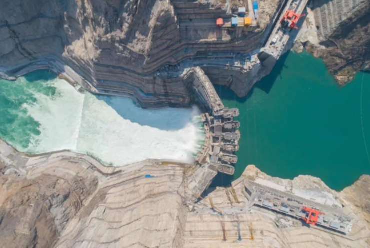 �������״�������ȫ�Ӷε���ˮ��ʩ�������������²�����Һѹ����ʽ��ģ������ͨˮ�����ܹཬ�������񵷵�һ