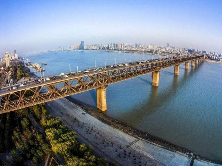 可以说是世界一流,建造了一座又一座令人称赞的大桥,比如北盘江大桥