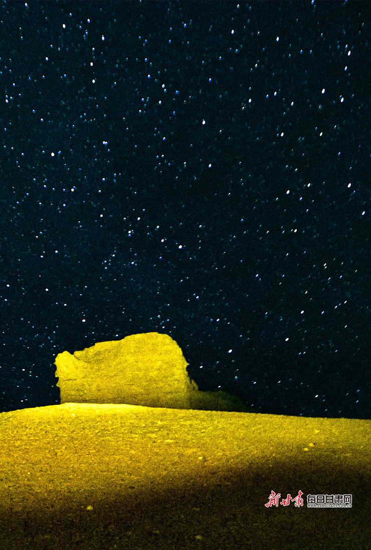 大漠敦煌观春日夜空 阳关景区现美丽星河