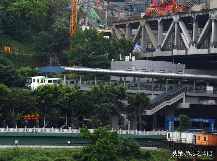 桥上建"地铁站"桥下建"轻轨站" ——凤凰网房产