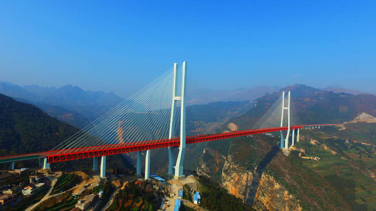 全球最高的大桥在中国 高度相当于200层楼