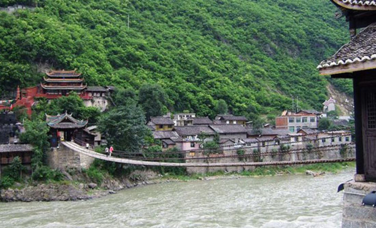 泸定县gdp_泸定县经济社会发展快马加鞭(2)